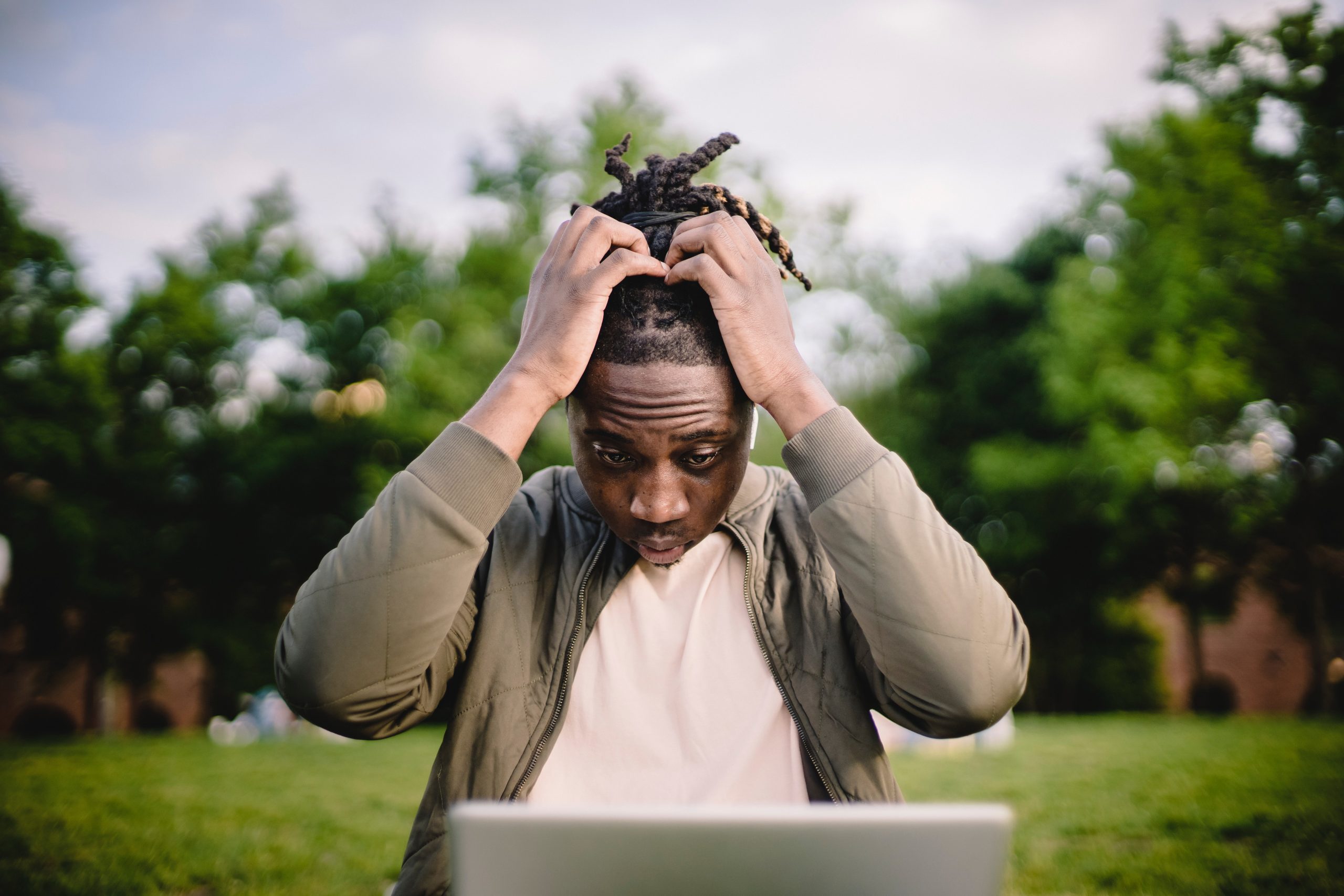 Je procrastine trop : et si ce n’était pas si grave que ça?